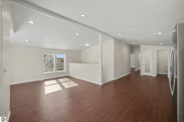 6820 W Shore Drive, Weidman, MI 48893