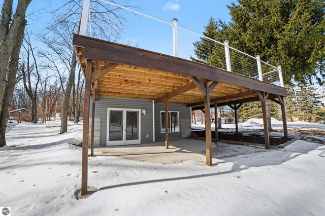 6820 W Shore Drive, Weidman, MI 48893