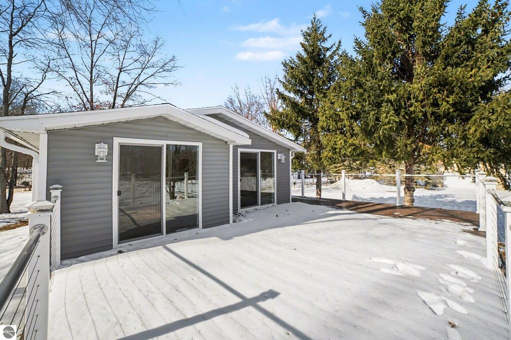 Image 27 of property listing at 6820 W Shore Drive, Weidman, MI 48893