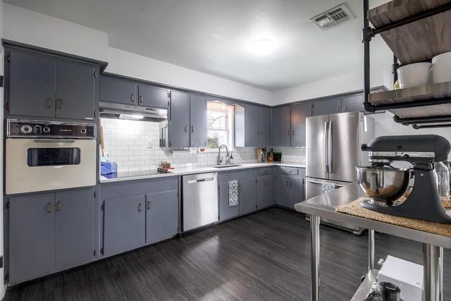 6004 Libyan DR, Austin, TX 78745