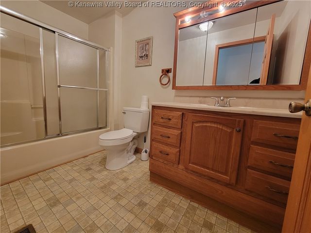 218 95th Street, Marmet, WV 25315