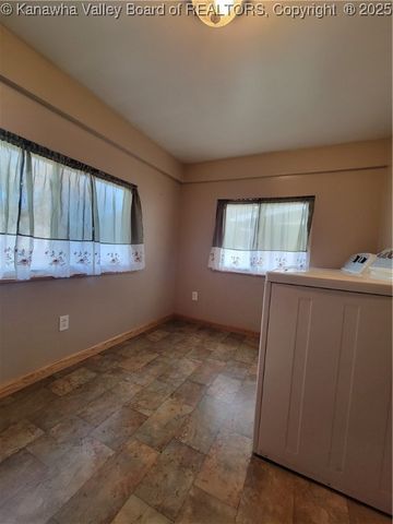 218 95th Street, Marmet, WV 25315