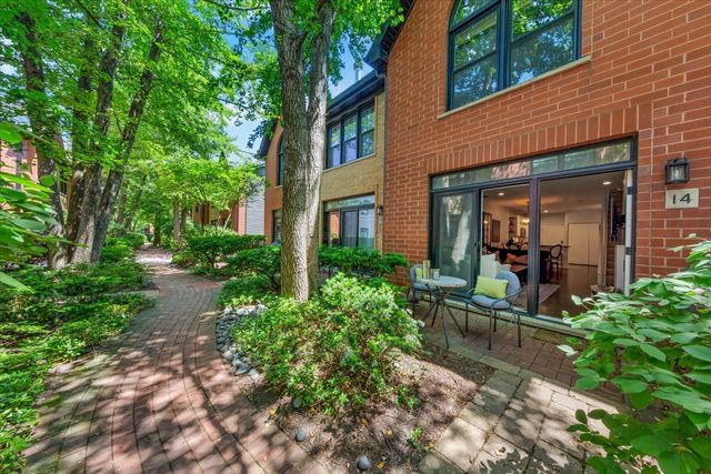 1801 W DIVERSEY Parkway 14, Chicago, IL 60614
