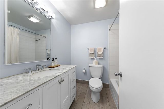 1801 W DIVERSEY Parkway 14, Chicago, IL 60614