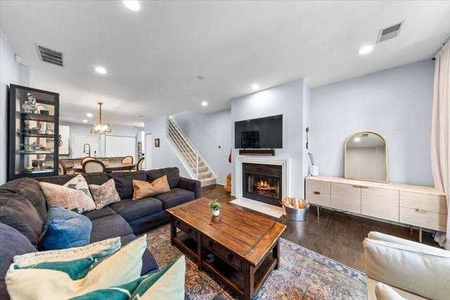 1801 W DIVERSEY Parkway 14, Chicago, IL 60614