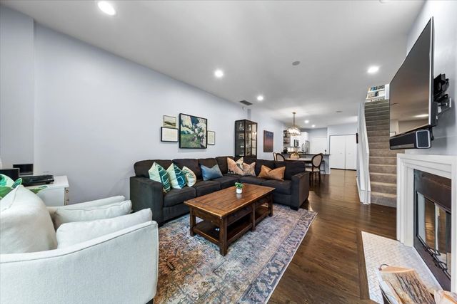 1801 W DIVERSEY Parkway 14, Chicago, IL 60614