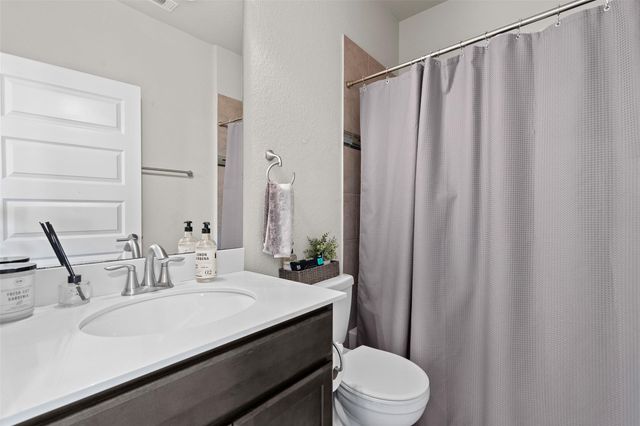 1917 Cleese DR 196C, Austin, TX 78741
