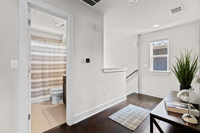 1917 Cleese DR 196C, Austin, TX 78741