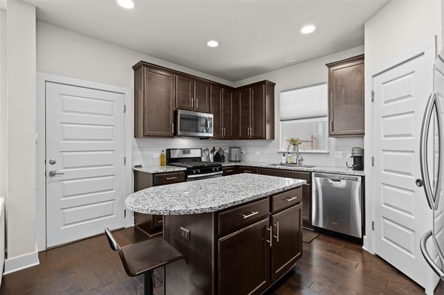 1917 Cleese DR 196C, Austin, TX 78741