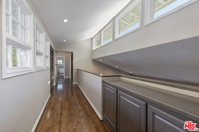 1277 N Norman Place, Los Angeles, CA 90049