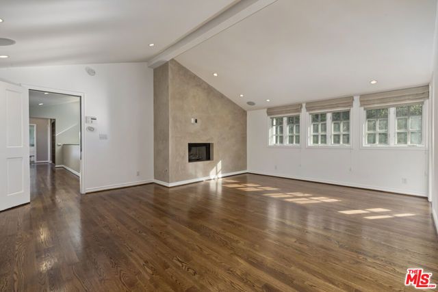 1277 N Norman Place, Los Angeles, CA 90049