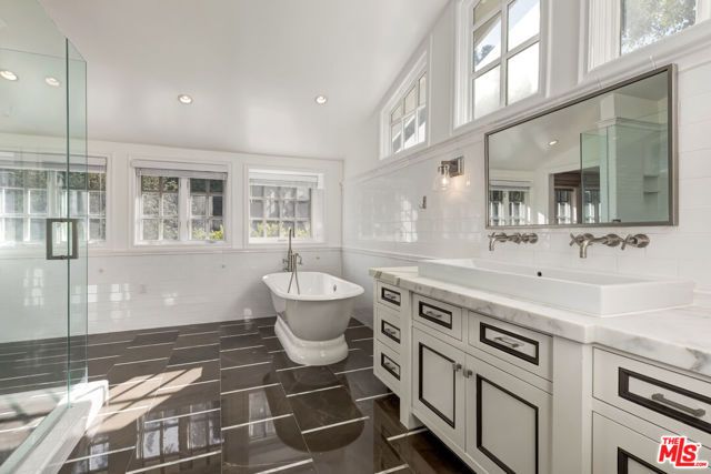 1277 N Norman Place, Los Angeles, CA 90049