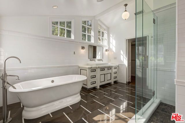 1277 N Norman Place, Los Angeles, CA 90049