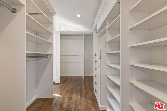 1277 N Norman Place, Los Angeles, CA 90049