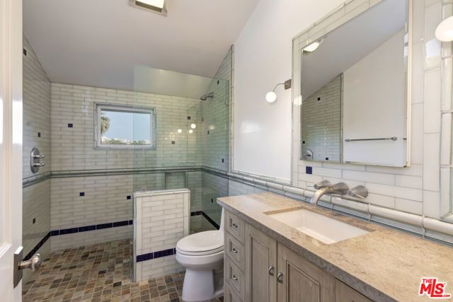 1277 N Norman Place, Los Angeles, CA 90049