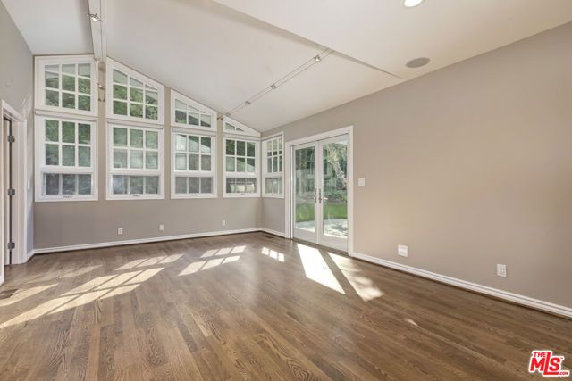 1277 N Norman Place, Los Angeles, CA 90049