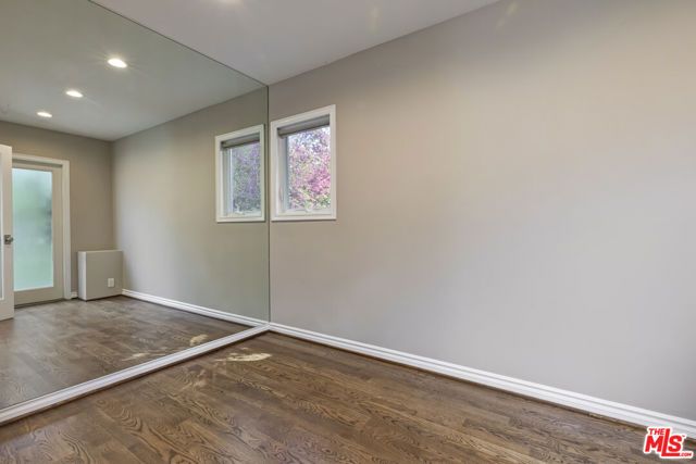 1277 N Norman Place, Los Angeles, CA 90049