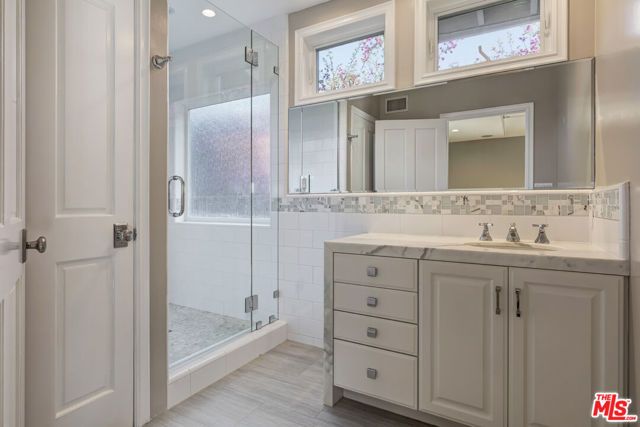 1277 N Norman Place, Los Angeles, CA 90049