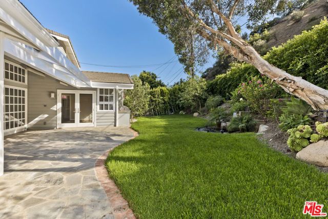 1277 N Norman Place, Los Angeles, CA 90049