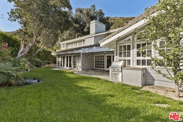 1277 N Norman Place, Los Angeles, CA 90049