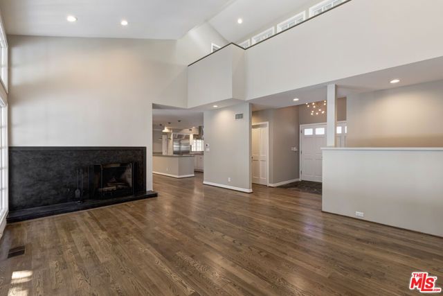 1277 N Norman Place, Los Angeles, CA 90049