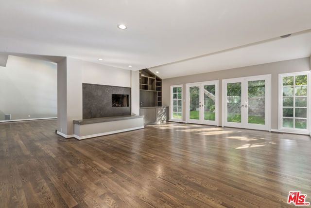 1277 N Norman Place, Los Angeles, CA 90049