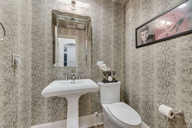 5113 Vandelia Street, Dallas, TX 75235
