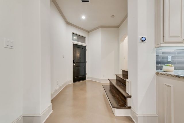5113 Vandelia Street, Dallas, TX 75235