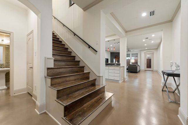 5113 Vandelia Street, Dallas, TX 75235
