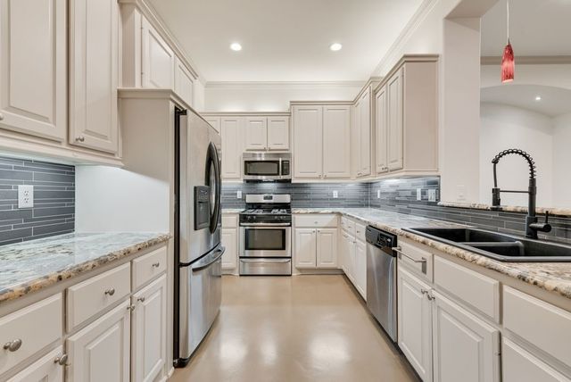 5113 Vandelia Street, Dallas, TX 75235