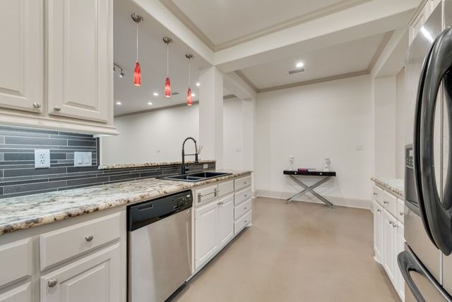 5113 Vandelia Street, Dallas, TX 75235