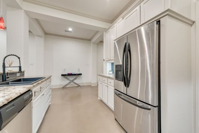 5113 Vandelia Street, Dallas, TX 75235