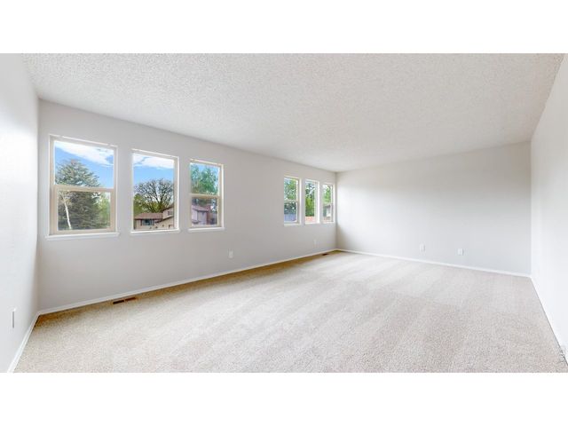 2038 44th Ave, Greeley, CO 80634