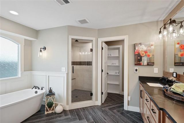 18608 Mohawk Lane, Overland Park, KS 66085