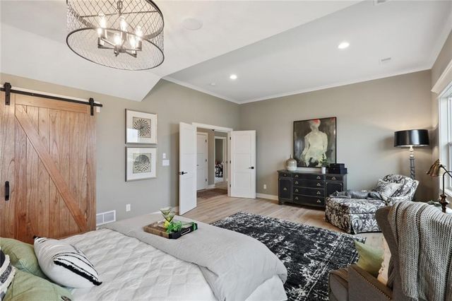 18608 Mohawk Lane, Overland Park, KS 66085