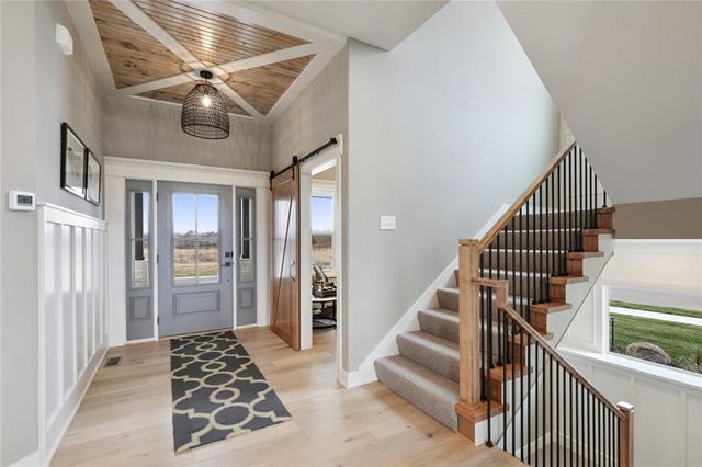 18608 Mohawk Lane, Overland Park, KS 66085