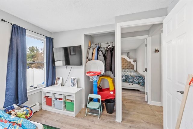 1430 Mammoth Rd, Dracut, MA 01826