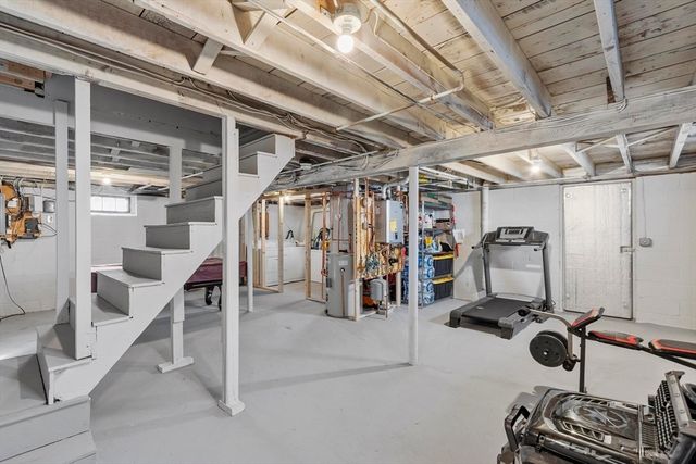 1430 Mammoth Rd, Dracut, MA 01826