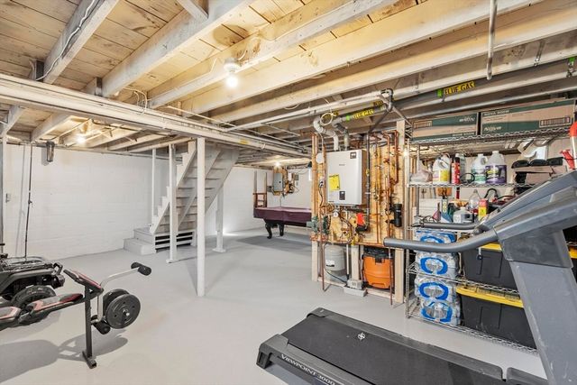 1430 Mammoth Rd, Dracut, MA 01826