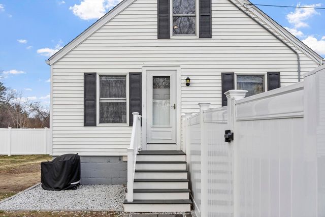 1430 Mammoth Rd, Dracut, MA 01826