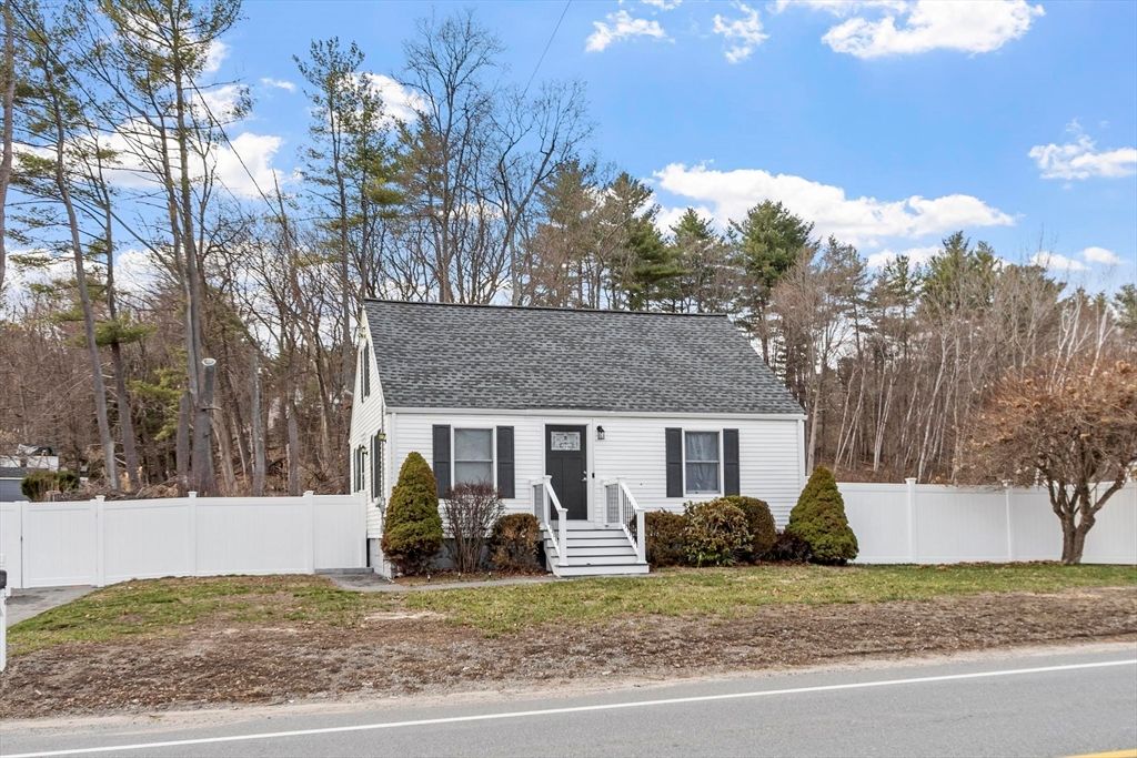 1430 Mammoth Rd, Dracut, MA 01826
