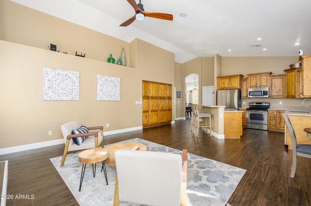 1520 W DEVON Drive, Gilbert, AZ 85233