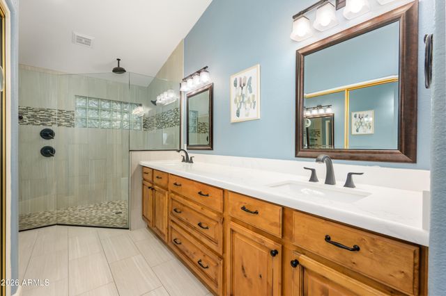 1520 W DEVON Drive, Gilbert, AZ 85233