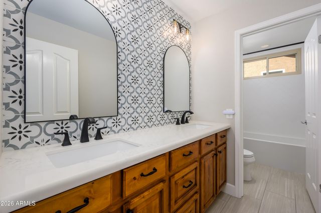 1520 W DEVON Drive, Gilbert, AZ 85233