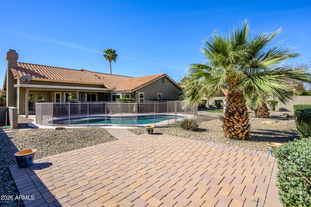1520 W DEVON Drive, Gilbert, AZ 85233