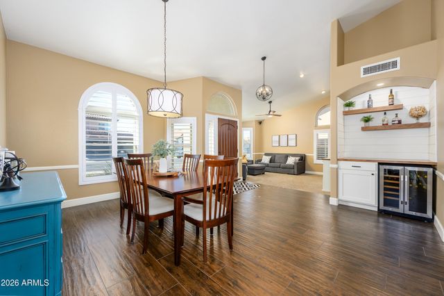 1520 W DEVON Drive, Gilbert, AZ 85233