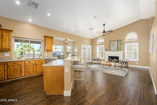 1520 W DEVON Drive, Gilbert, AZ 85233