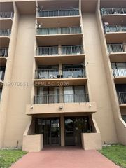 16751 NE 9th Ave 211, North Miami Beach, FL 33162