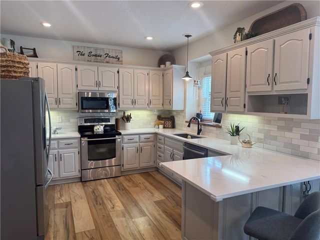 12764 S Gallery Street, Olathe, KS 66062