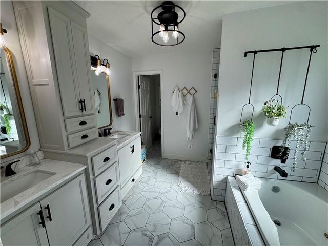 12764 S Gallery Street, Olathe, KS 66062